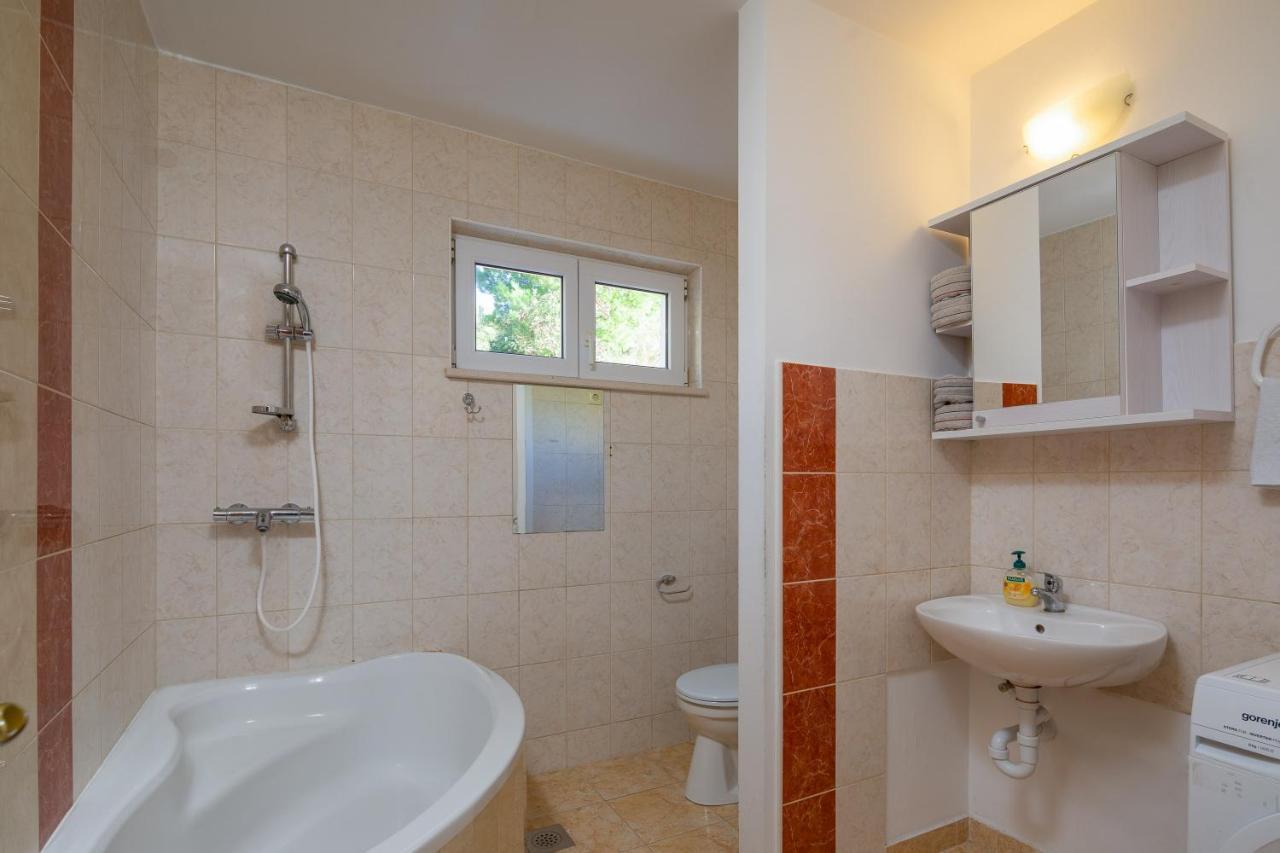 Seaview Apartments Grizelj Duće Rum bild